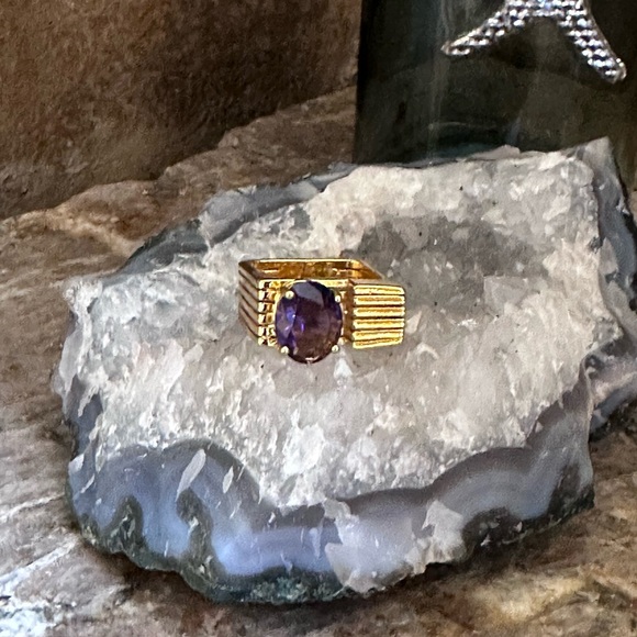 Hand Crafted Jewelry - Gold Retro Amethyst Band Ring